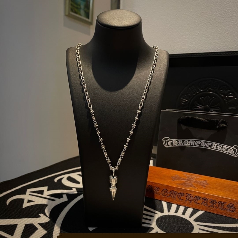 Ch**me He**ts necklaces